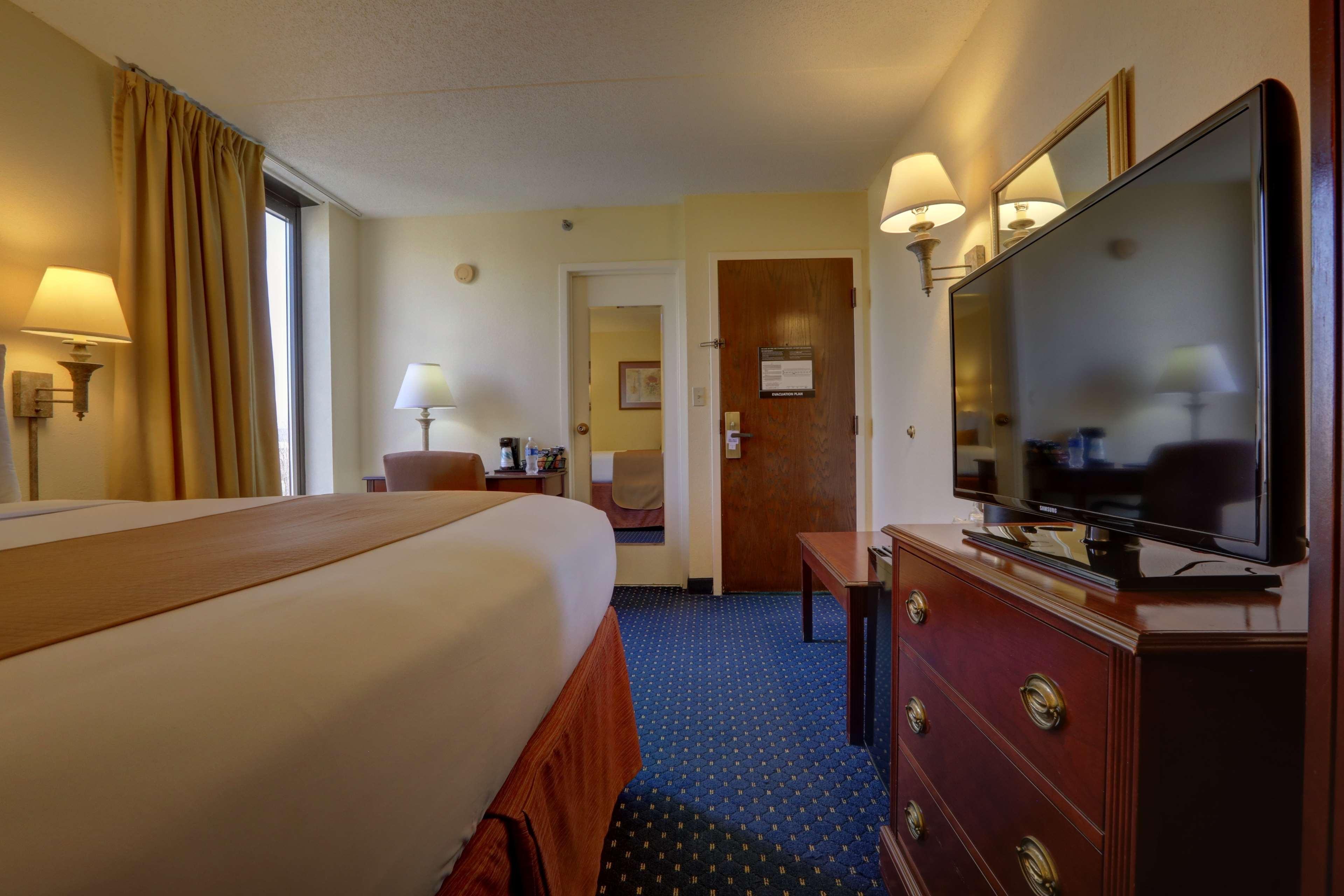 Best Western Plus North Odessa Inn & Suites Bagian luar foto