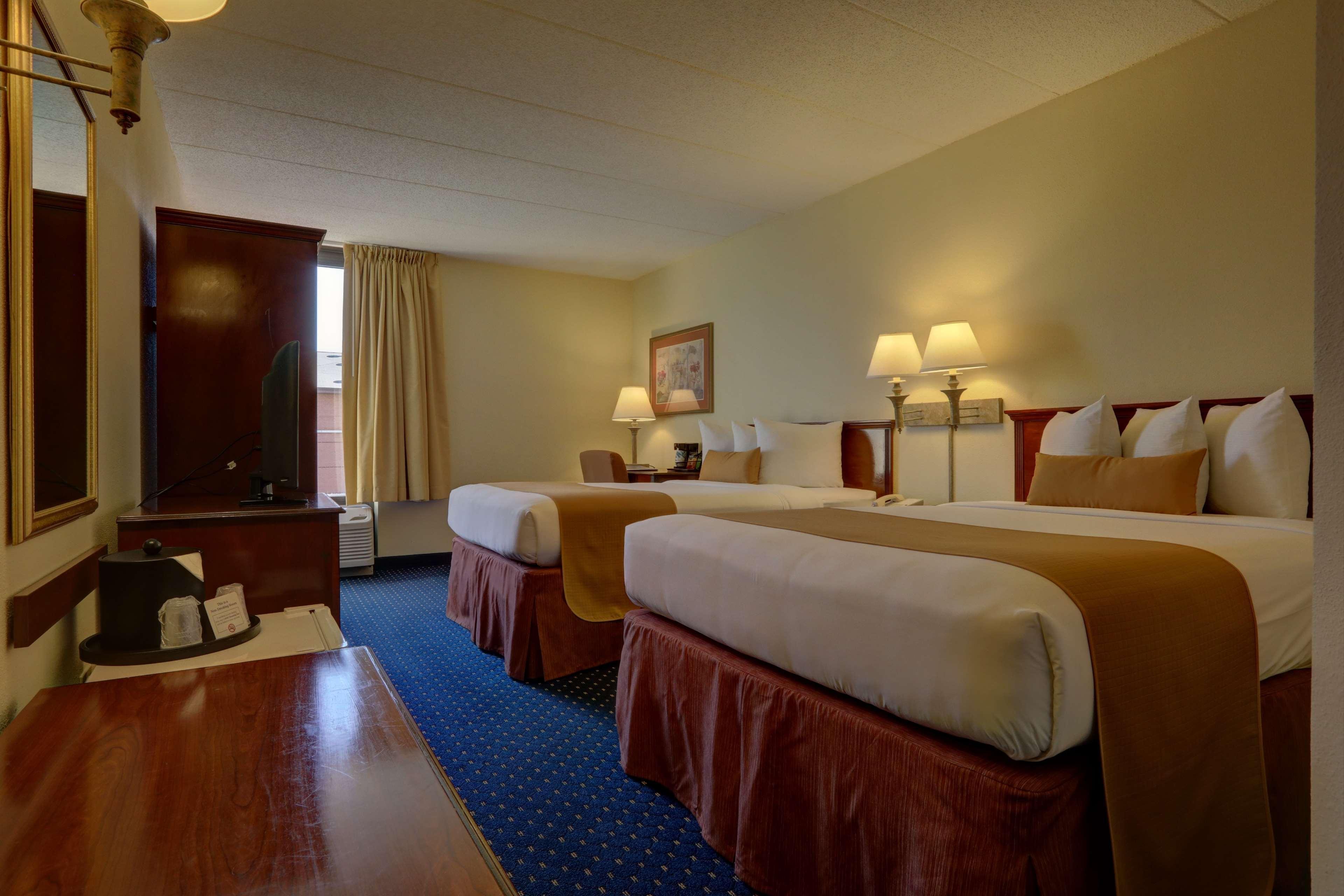 Best Western Plus North Odessa Inn & Suites Bagian luar foto