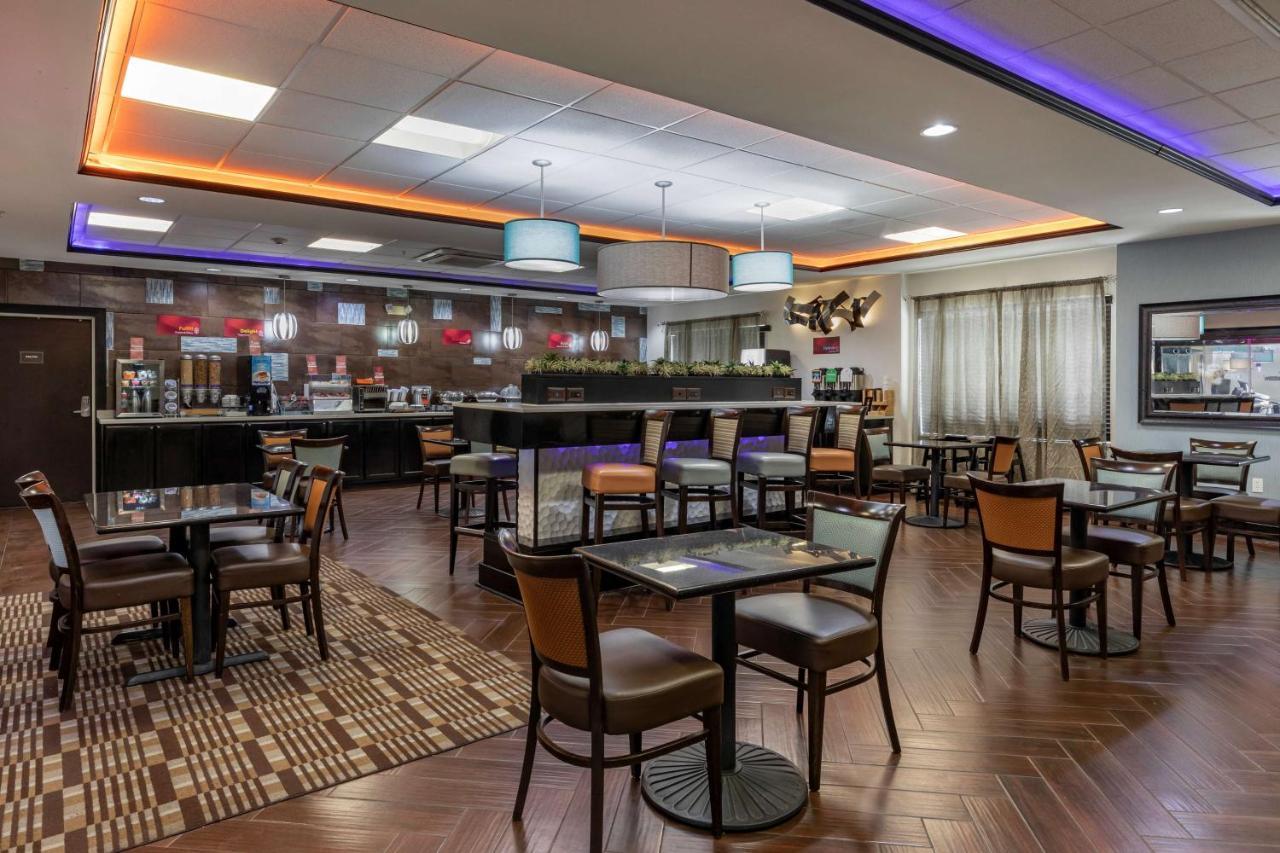 Best Western Plus North Odessa Inn & Suites Bagian luar foto